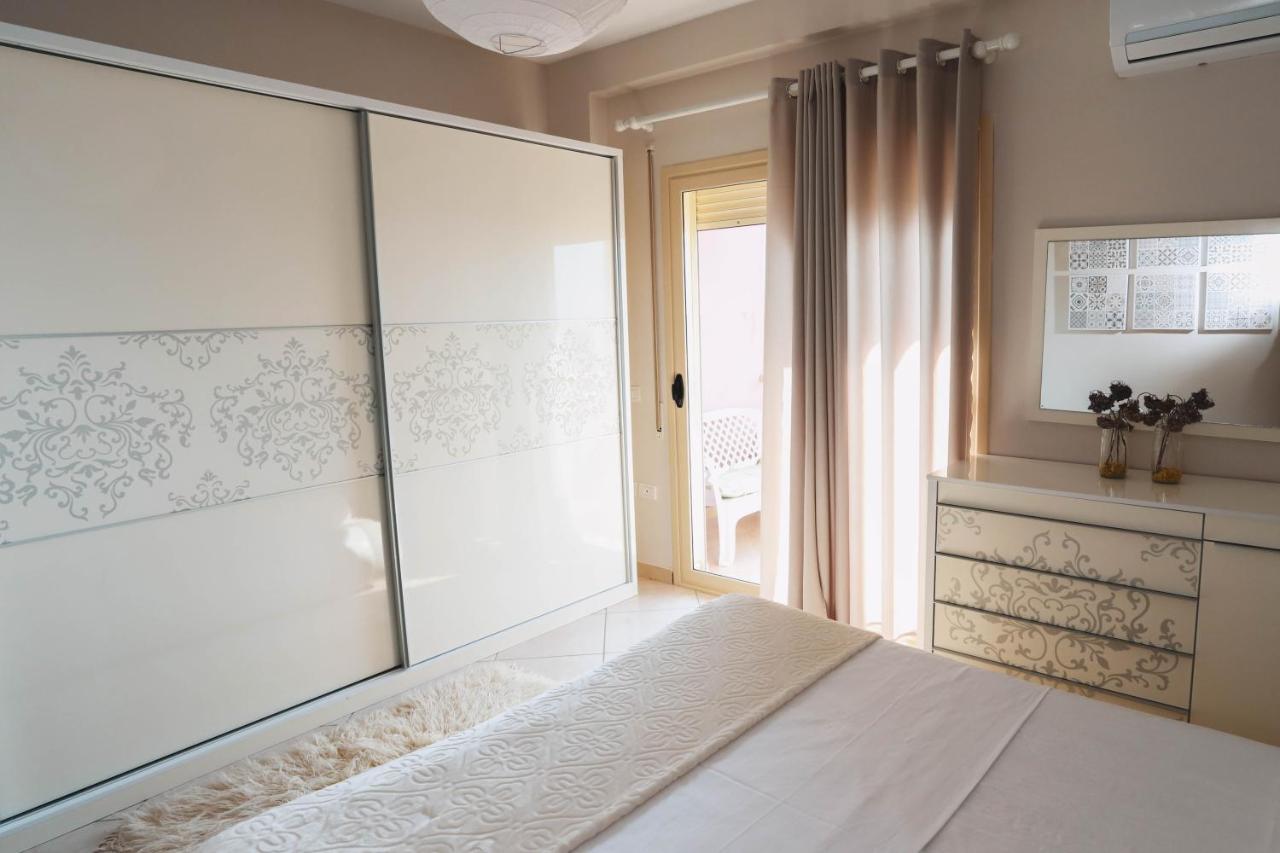 Large Apartment Near The Seaside Boulevard Lungomare Vlorë Екстериор снимка