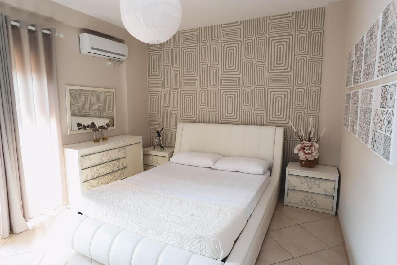 Large Apartment Near The Seaside Boulevard Lungomare Vlorë Екстериор снимка